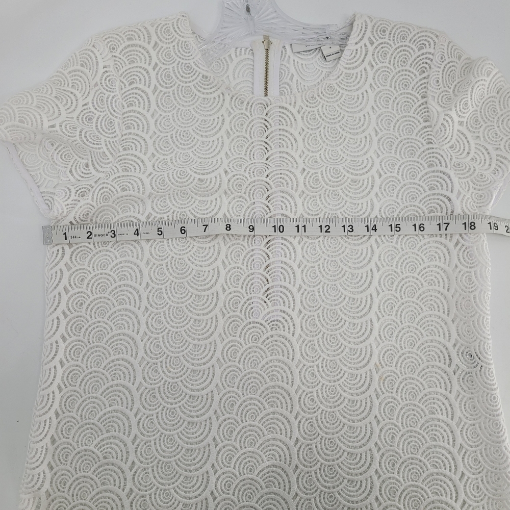 DIANE von Furstenberg Guipure lace scalloped short sleeve top size 4 - Picture 8 of 10